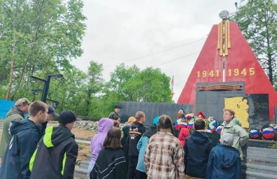 День памяти и скорби: Юнармейцы в Тынде посетили памятные места