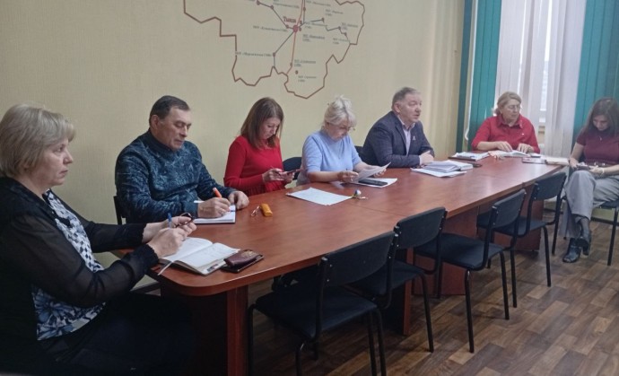 Подготовка к Новому году в Тындинском округе: совещание по организации праздника. Подготовка к Новому году в Тындинском округе: совещание по организации праздника.