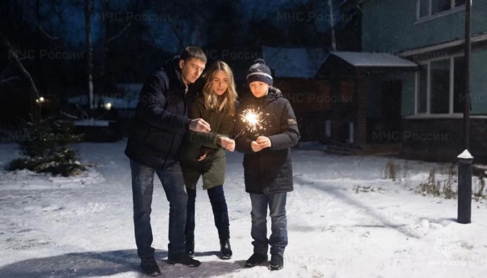 МЧС России напоминает: пиротехника в руках детей – ответственность взрослых МЧС России напоминает: пиротехника в руках детей – ответственность взрослых