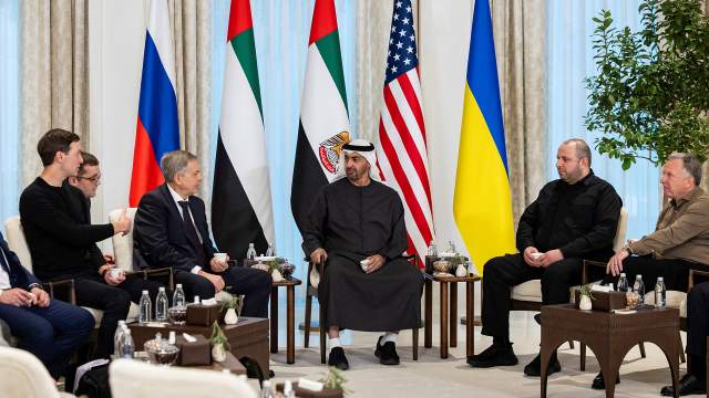 Стоять мирно: чего ждать от нового раунда переговоров РФ, США и Украины Стоять мирно: чего ждать от нового раунда переговоров РФ, США и Украины