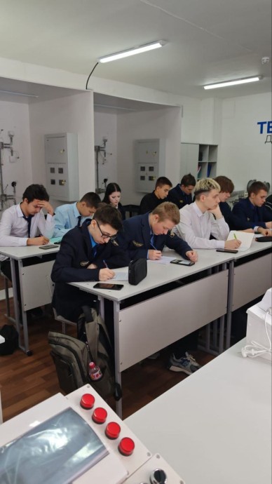 "Аттестат плюс профессия": Лицеисты БАмИЖТа осваивают новые навыки. "Аттестат плюс профессия": Лицеисты БАмИЖТа осваивают новые навыки.