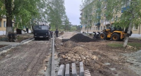 Василий Орлов поручил проработать варианты ремонта междворовых проездов в четырех городах области