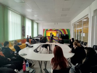 "Гармония" отметила "День отца" со студентами колледжа