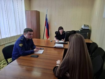 Совместный прием граждан судебными приставами и прокурором