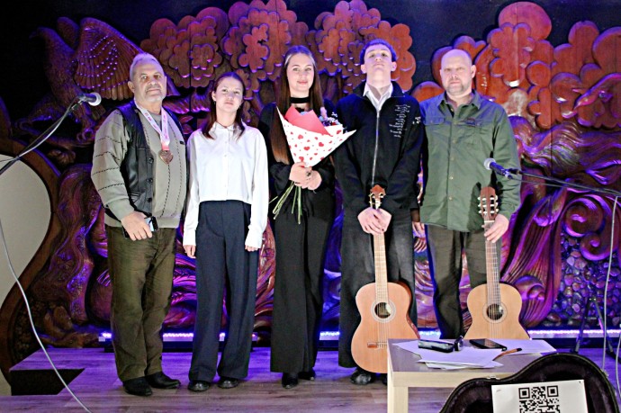 Мелодии, рожденные сердцем: Концерт бардовской песни в Тынде Мелодии, рожденные сердцем: Концерт бардовской песни в Тынде