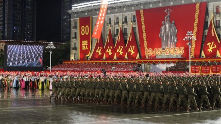 Строгий «Хвасон»: какое оружие показали на военном параде в Пхеньяне