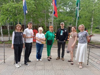 В Тындинском округе прошла патриотическая акция "Российский триколор"