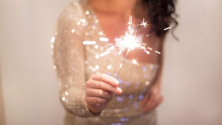 Как выбрать стильный и уместный наряд для новогоднего корпоратива